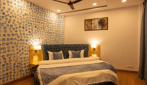 Honeymoon Suite