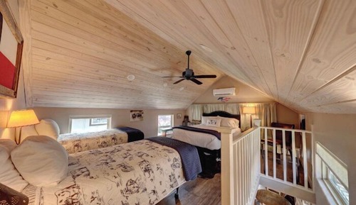 #2 Speedy's Live Oak Lodge