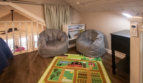 #1 Topsy's Treehouse Cabin