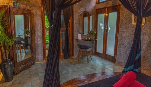 Aqua Room