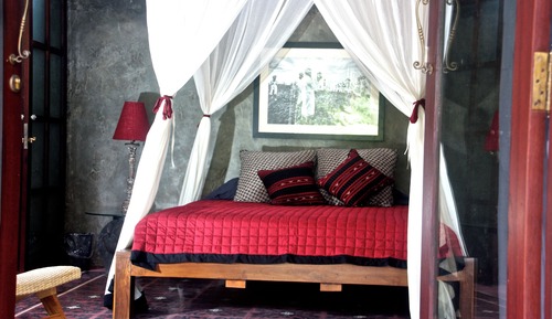 Basic Room, 1 Queen Bed