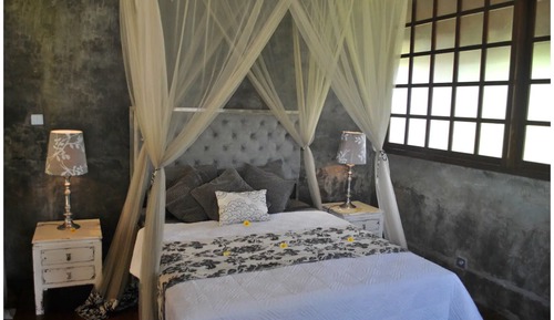 Silver Room