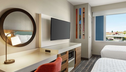 Room, 2 Queen Beds, Accessible (Mobility & Hearing, Roll-in Shower)