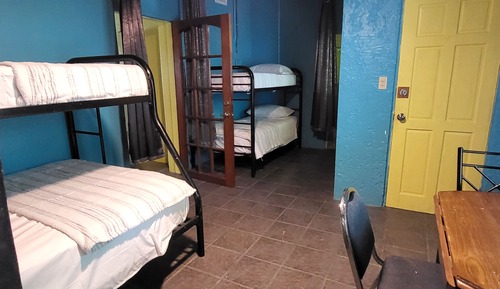 Tillett Hostel MALE Dorm TOP BUNK
