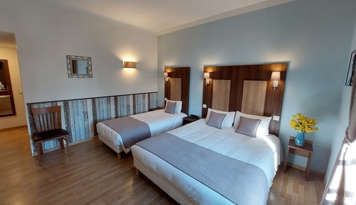 Triple Room, Multiple Beds