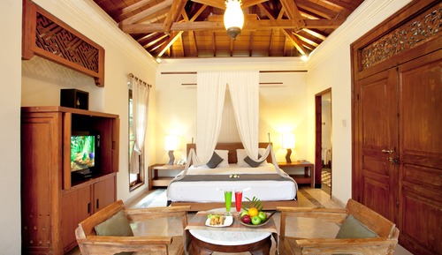 3 Bed Room Mayang Villa with Private Pool and Open Air Javanese Pendopo