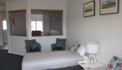 Family Studio, City View