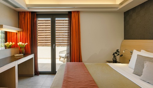 Executive Suite with outdoor jet tub
