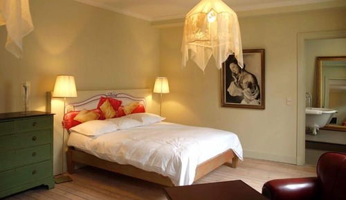Double Room, 1 King Bed