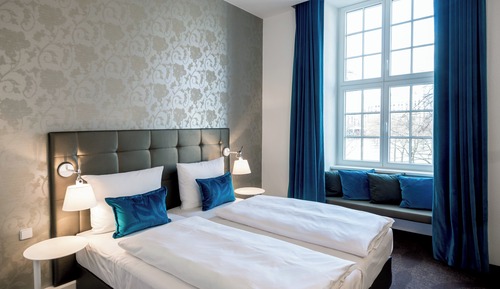 Standard Room, 1 Queen Bed