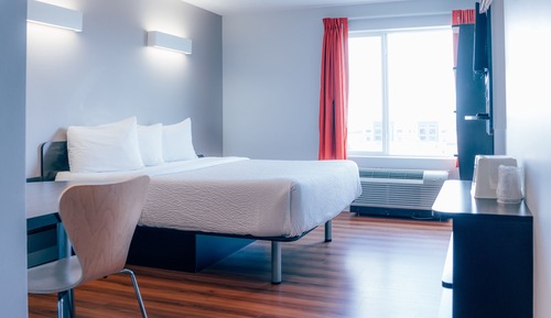Standard Room, 1 Queen Bed, Accessible, Non Smoking