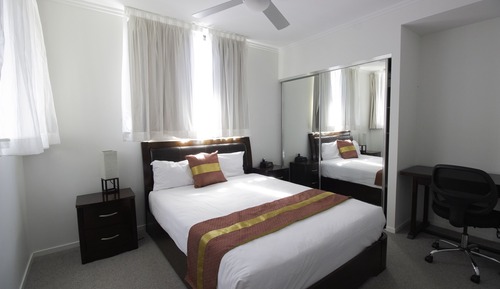 Two Bedroom Apartment (2 Queen Beds)