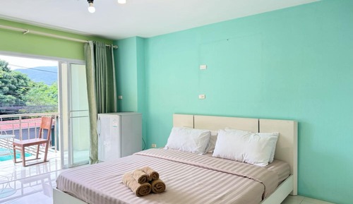 Deluxe Room, Pool View
