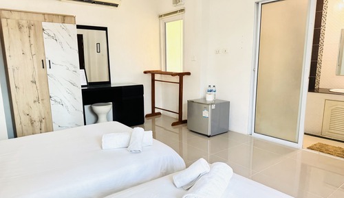Standard Twin Room