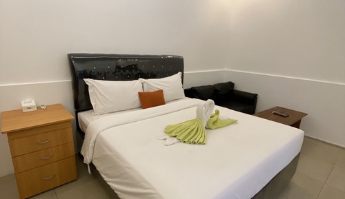 Family Double Room, 2 Bedrooms, Smoking, Pool View