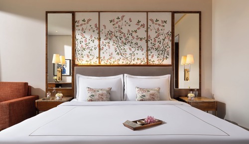 Deluxe Room, 1 King Bed, Balcony, Pool View