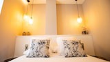 Room 104: Standard Double Room, 1 Double Bed