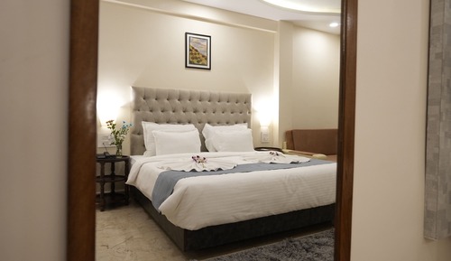 Panoramic Room