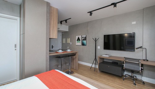 Deluxe Studio