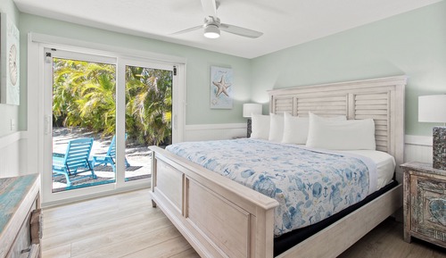 5230 Avenida Navarra, Siesta Key, FL W/Pool