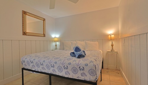 153 Beach Rd, Siesta Key, FL W/jacuzzi