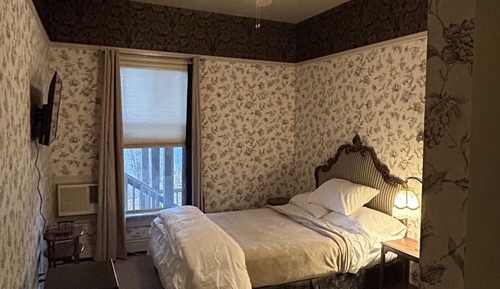 Classic Room, 1 Queen Bed
