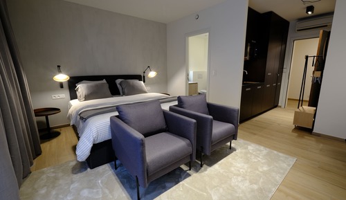 Deluxe Studio Suite