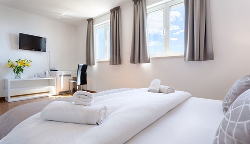 Double Room (1)