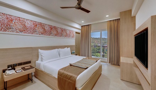 Fern Club Suite