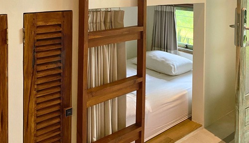 Basic Shared Dormitory, Women only