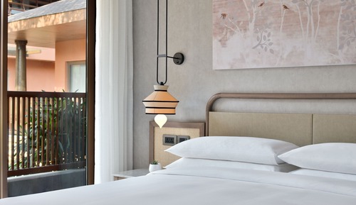 Room, 1 Queen Bed, Non Smoking, Courtyard View (Balcony)