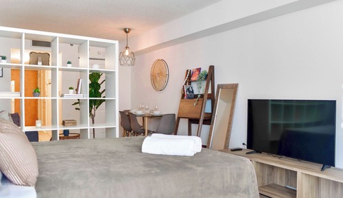 Luxury Studio, 1 Bedroom, City View