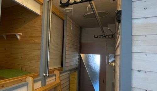 Shared Dormitory, Women only