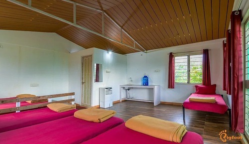 6 Beded Bungalow