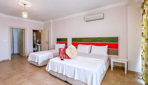 Standard Triple Room, Balcony, Sea View