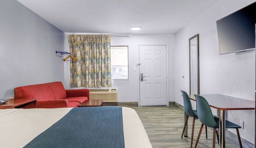 Standard Suite, 1 King Bed, Non Smoking, Kitchenette