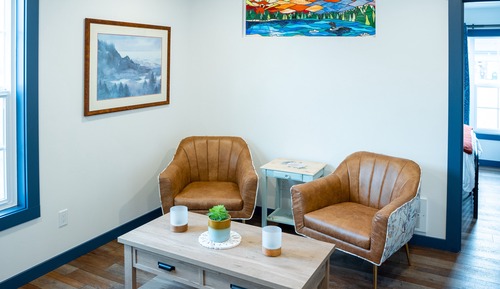 Deluxe Suite (Suite 102)