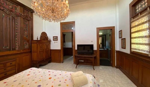 Junior Room