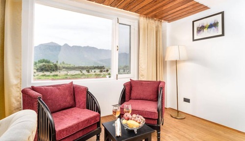 Deluxe Suite