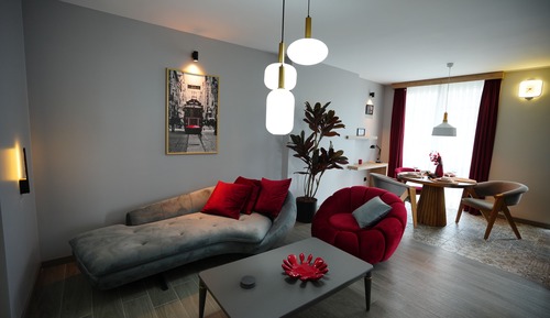 Honeymoon Apartment