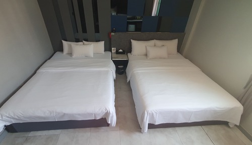 Basic Twin Room, 2 Double Beds