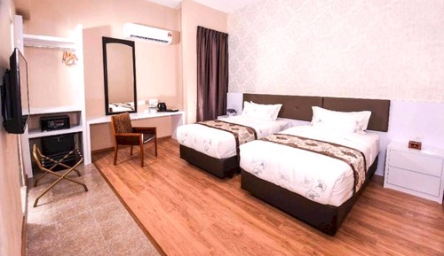 Deluxe Twin Room