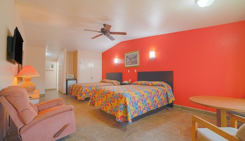 Room, 2 Queen Beds, Kitchenette