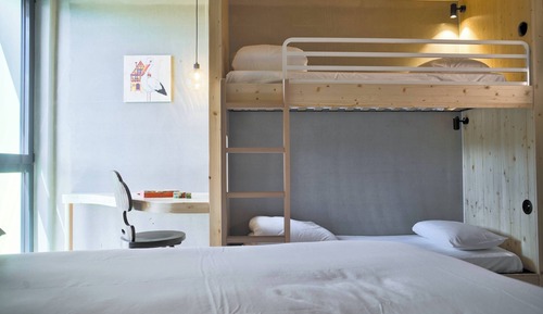 Family Room, Multiple Beds (Pop)