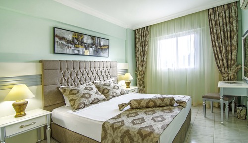 Deluxe Apartment