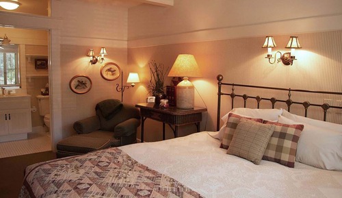 Lodge Room 1