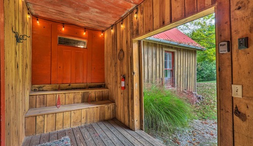 House (2 Bedrooms)