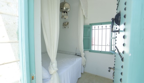 Junior Single Room, 1 Queen Bed, Non Smoking, City View