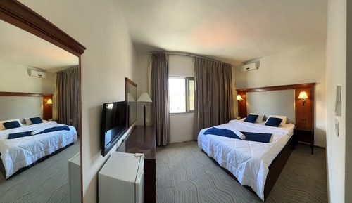 Deluxe Studio Suite