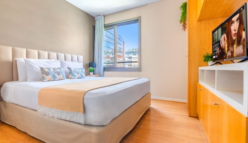 Deluxe Apartment